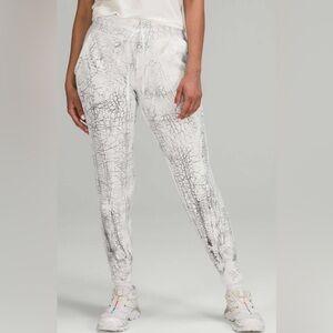 Lululemon Warm Down Jogger *7/8 Length, size 8, cotton Terry, great condition